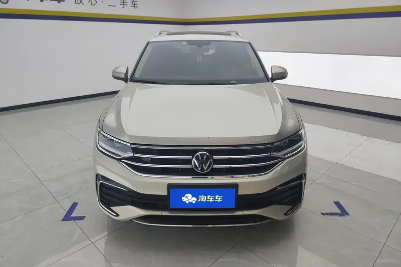 Volkswagen Tiguan L — фото 2