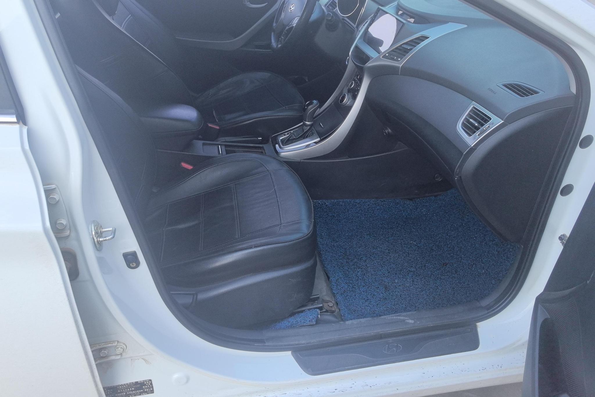Hyundai Elantra 2015 1.6L AT Lead
