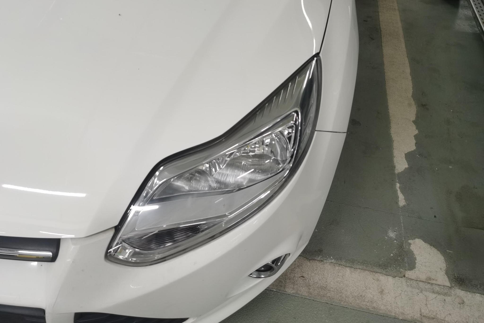 Ford Focus 2012 1.6L AT