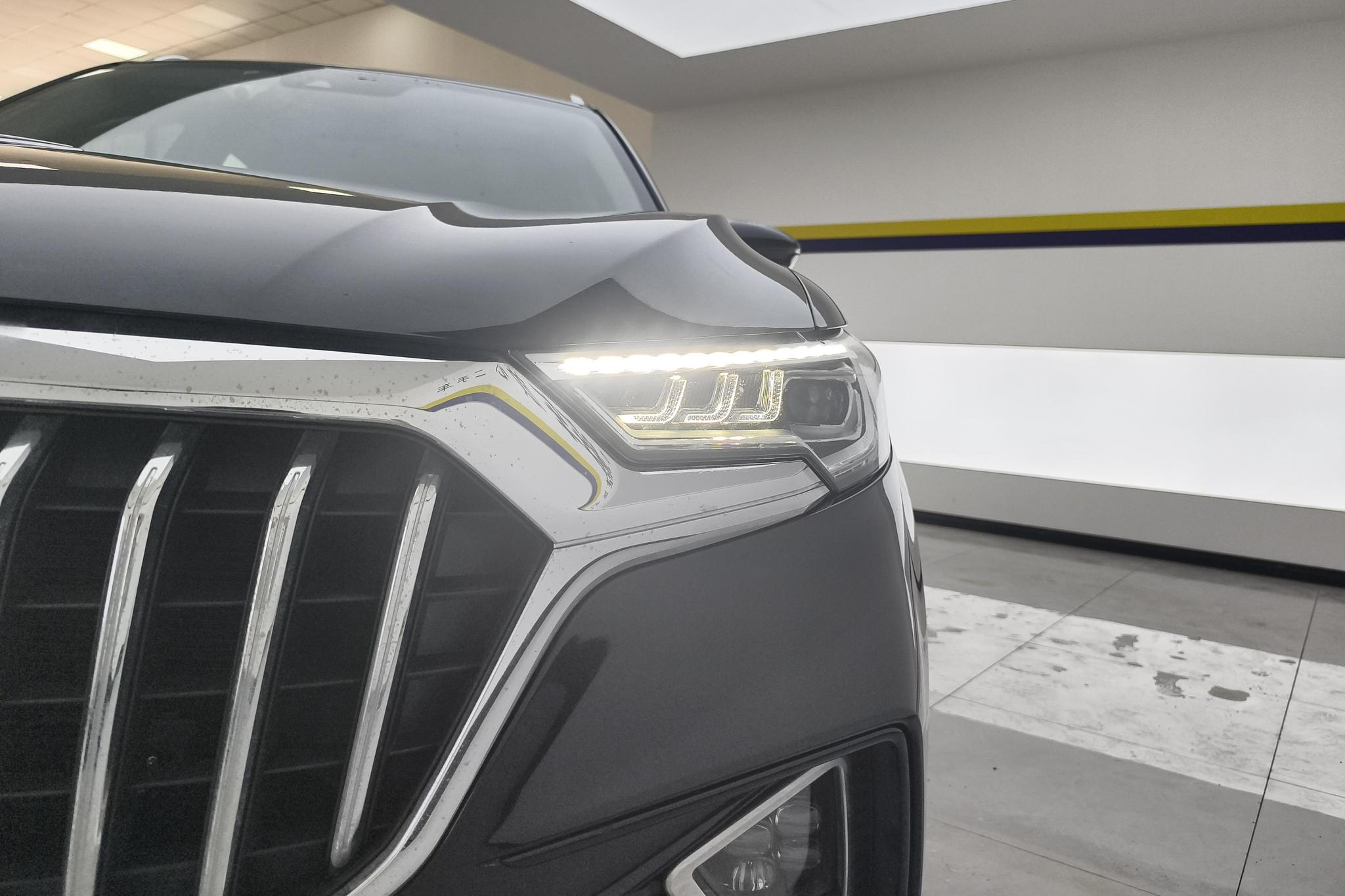 Hongqi HS5 2019 2.0T