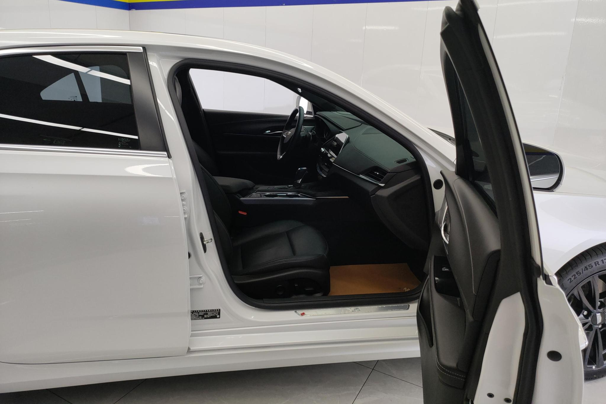 Cadillac CT4 2023 25T Luxury
