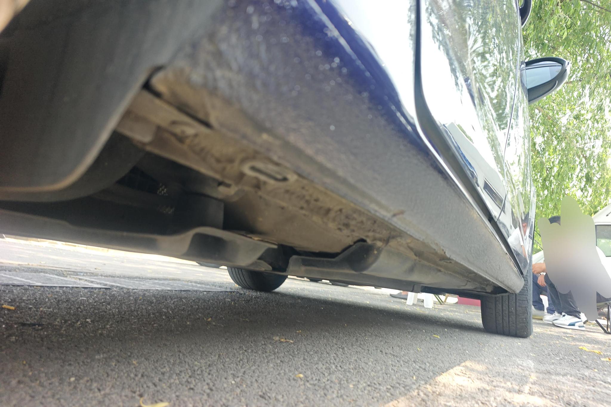 Volkswagen Golf ·