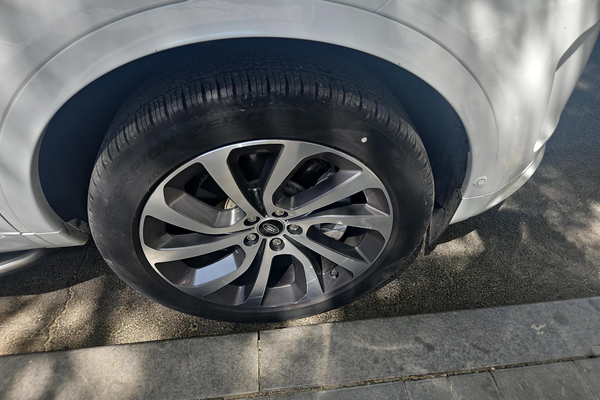 Land Rover Discovery Sport Sport 2020 249PS R-Dynamic SE 5 мест