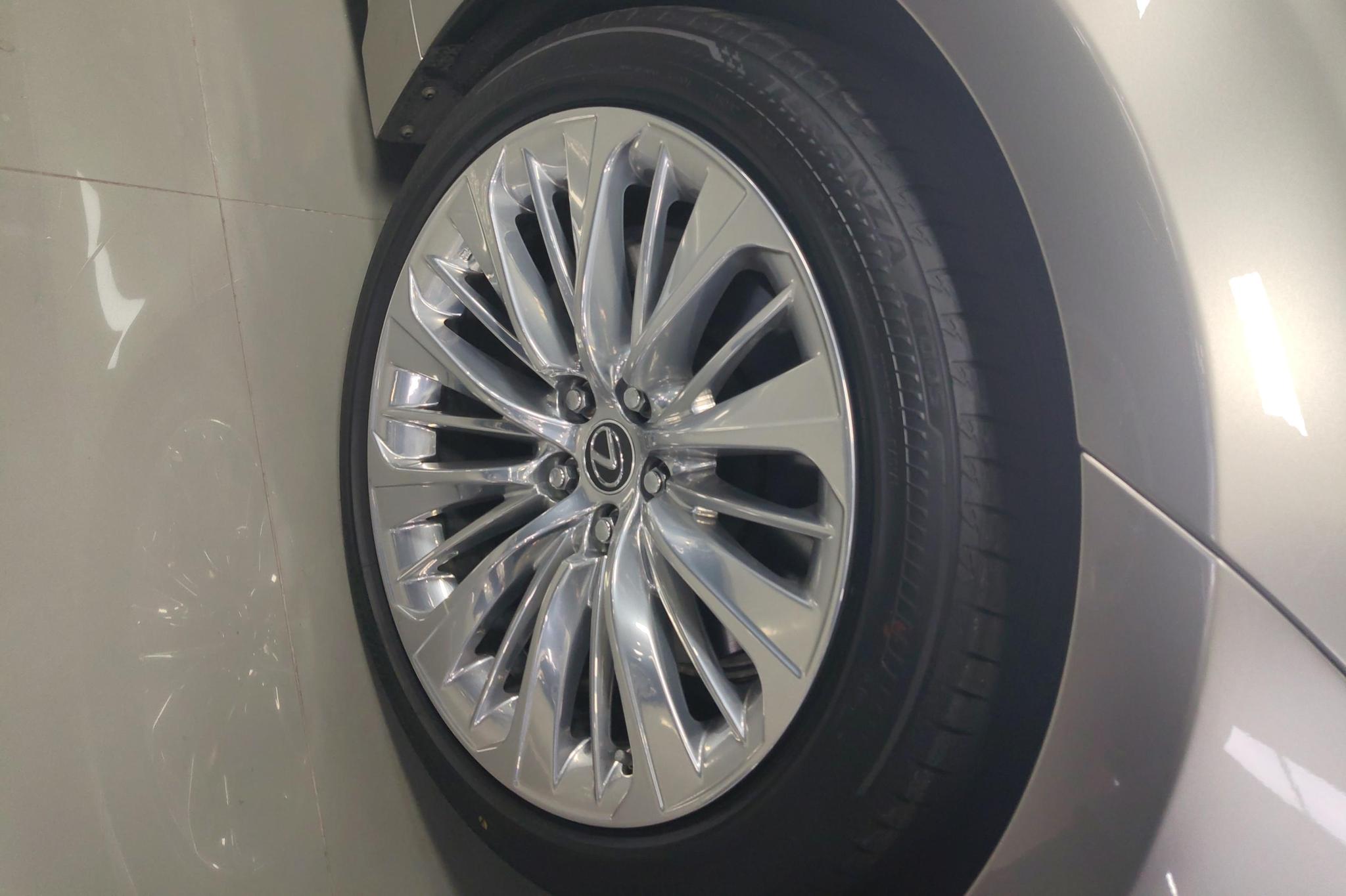 Lexus LS 2018 500h Executive V