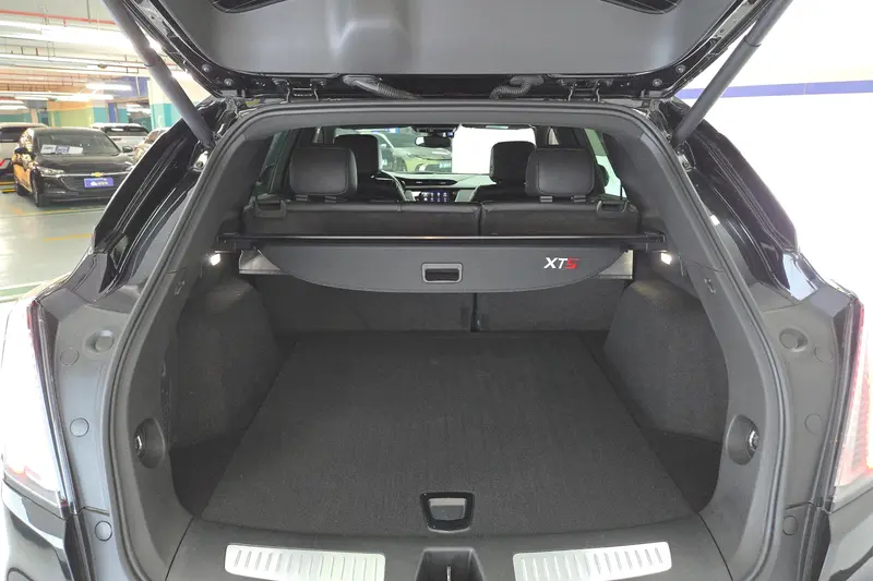 Cadillac XT5 — фото 14