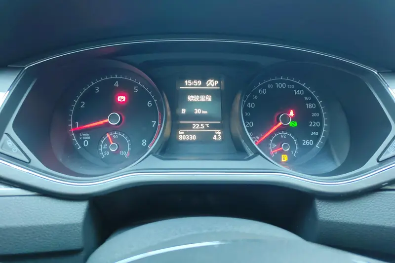 Volkswagen Passat — фото 10