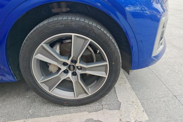 Audi Q5L 2022 Синий из Китая, фото 2