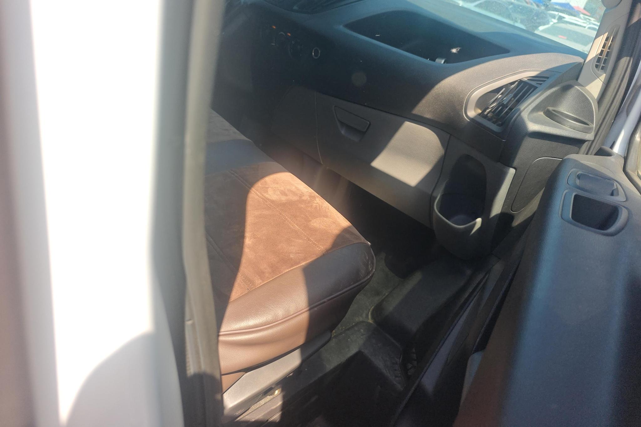 Ford Transit 2019 2.0T AT 6 мест VI