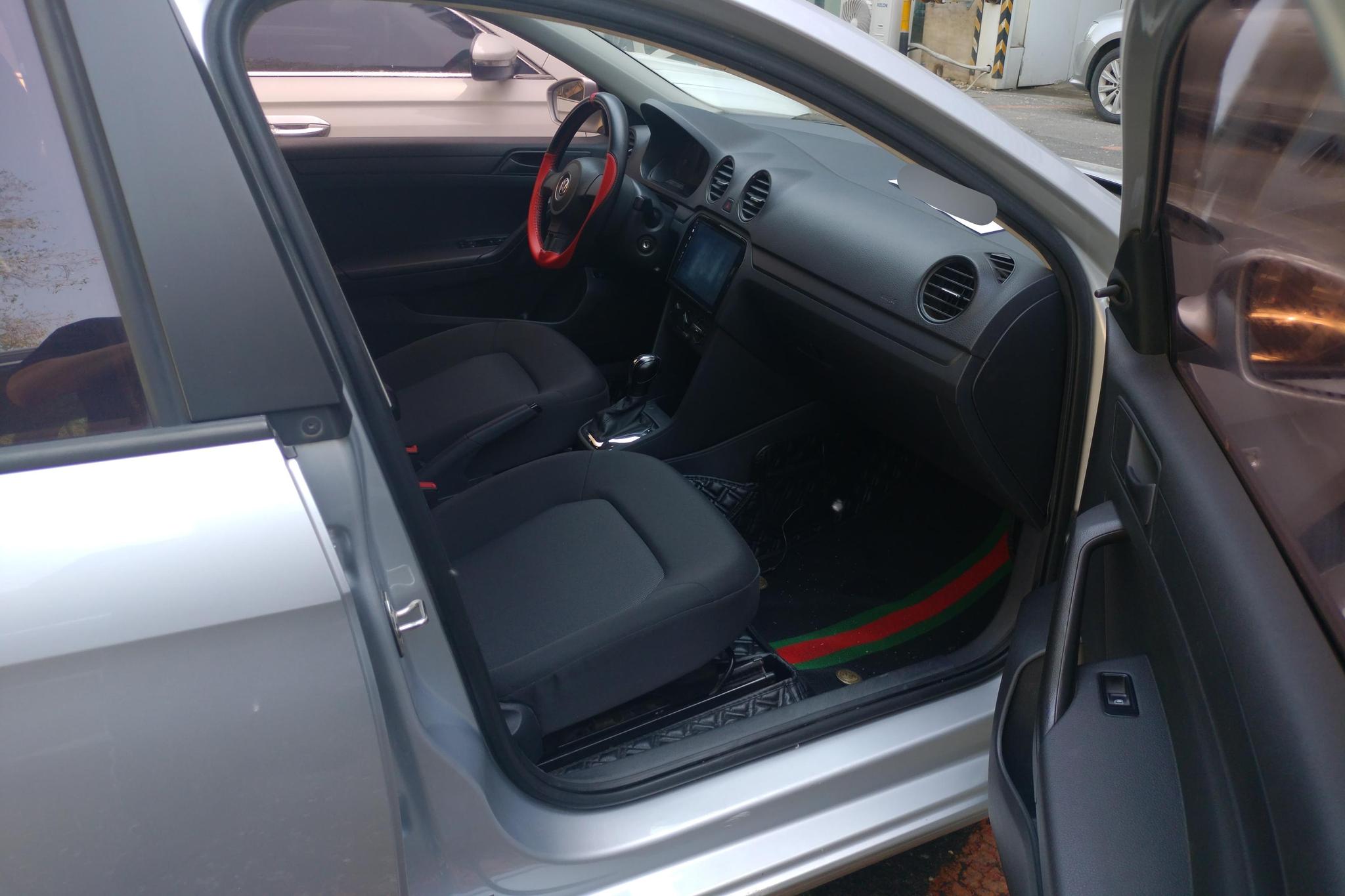 Volkswagen Jetta 2015 1.6L AT Fashion