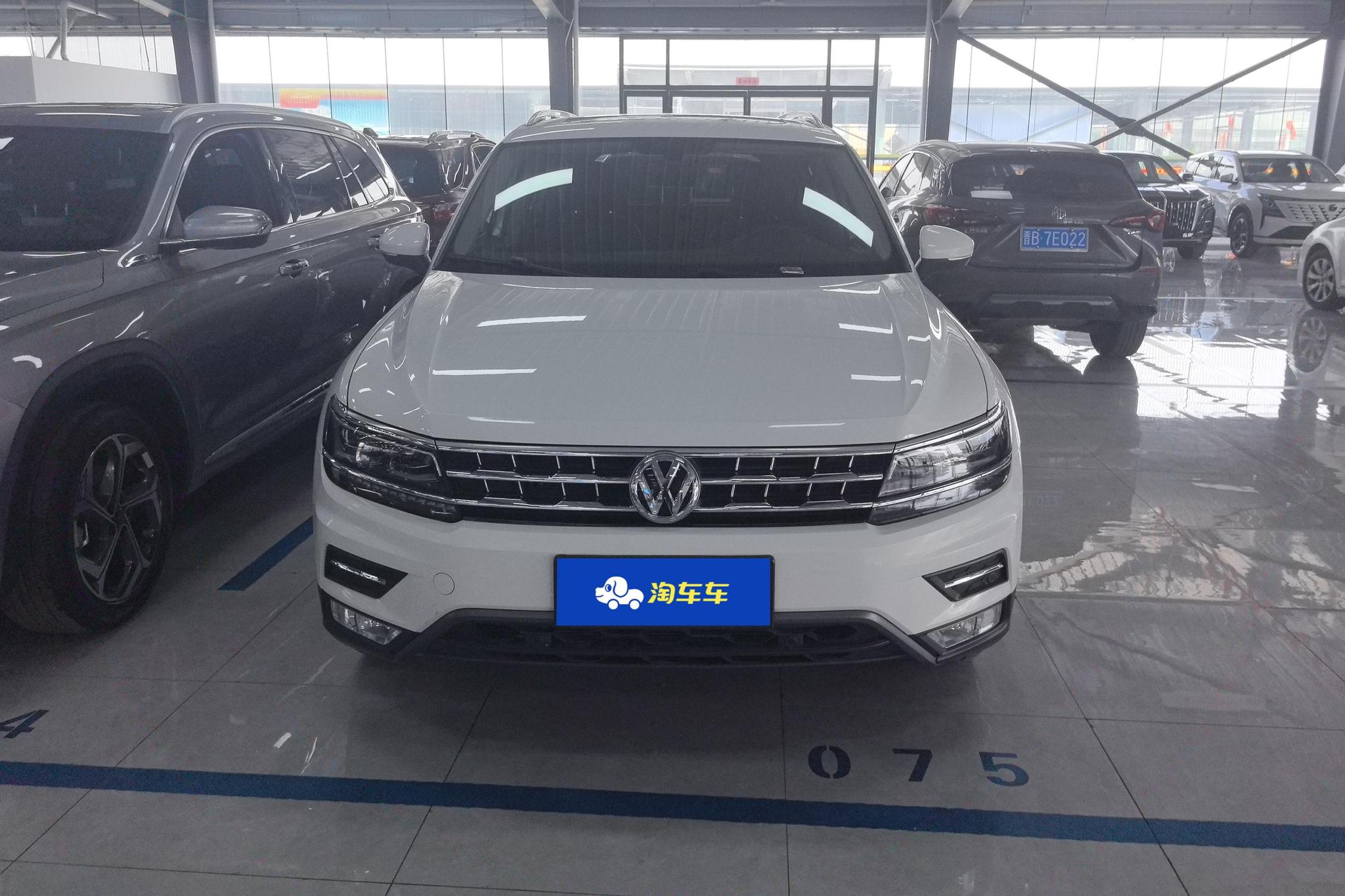 Volkswagen Tiguan L L 2017 330TSI AT Luxury