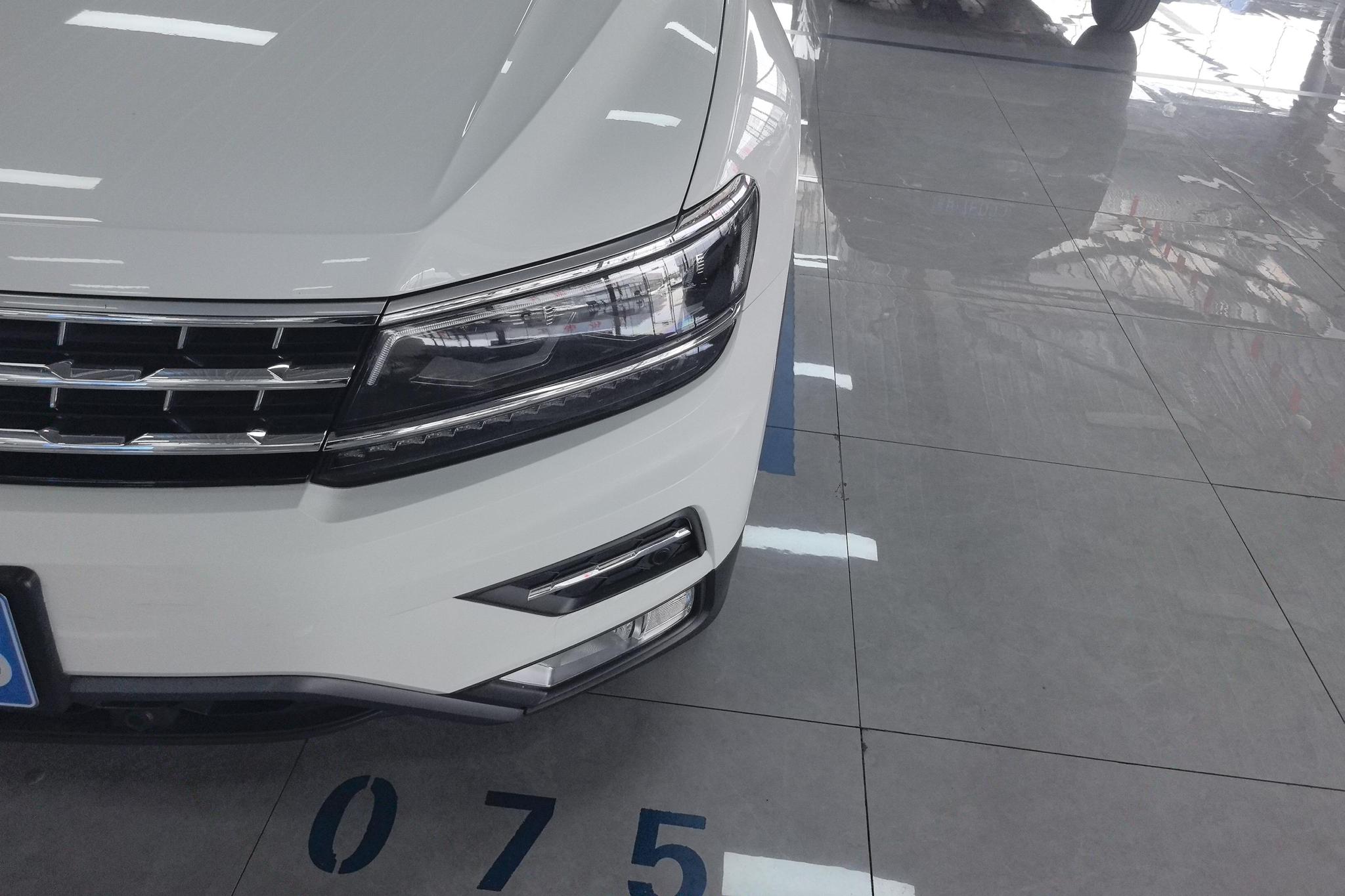 Volkswagen Tiguan L L 2017 330TSI AT Luxury