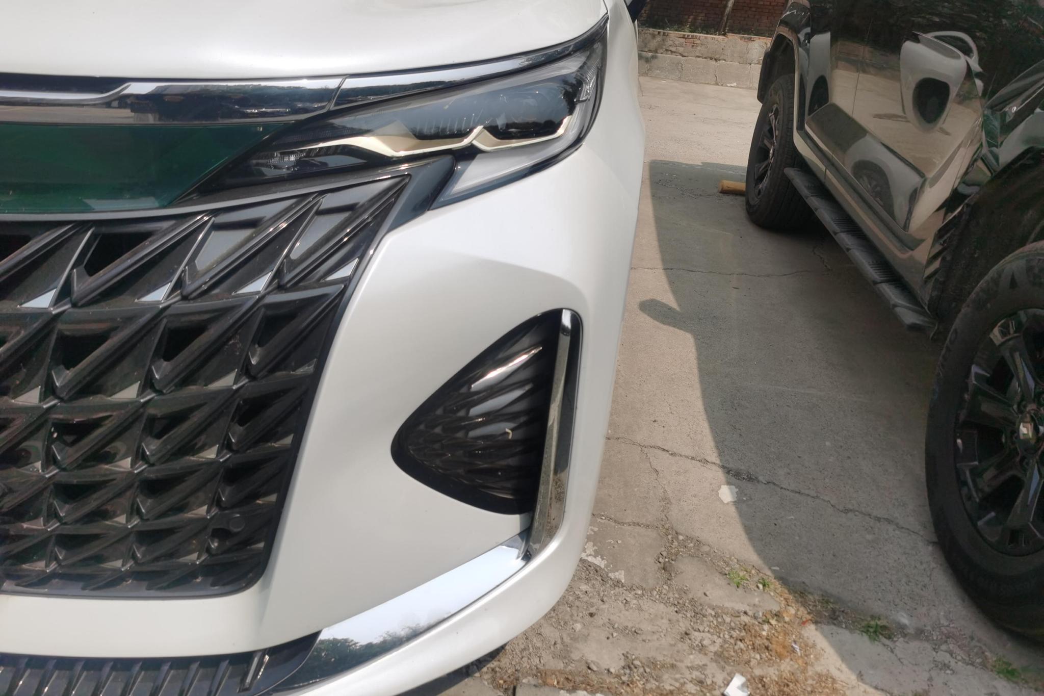 Toyota Granvia 2024 2.5L Luxury PLUS
