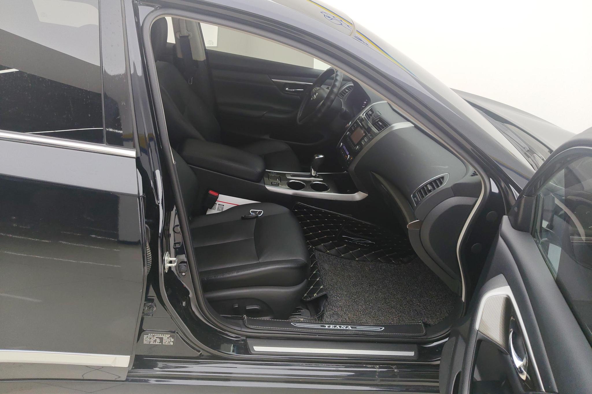 Nissan Altima 2015 2.0L XL Upper