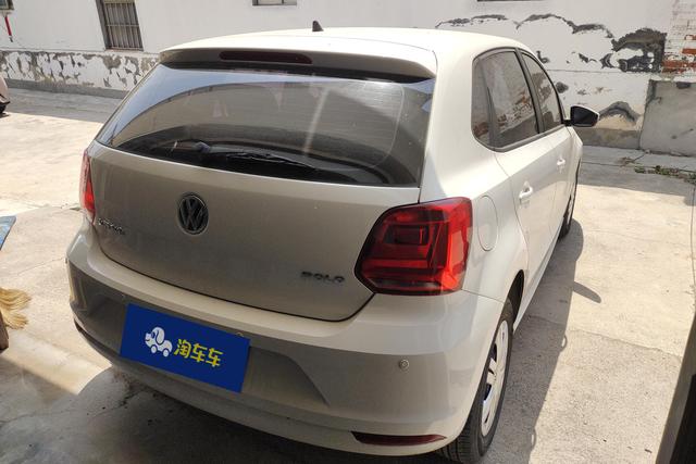 Volkswagen Polo 2016 1.4 L AT — фото 3