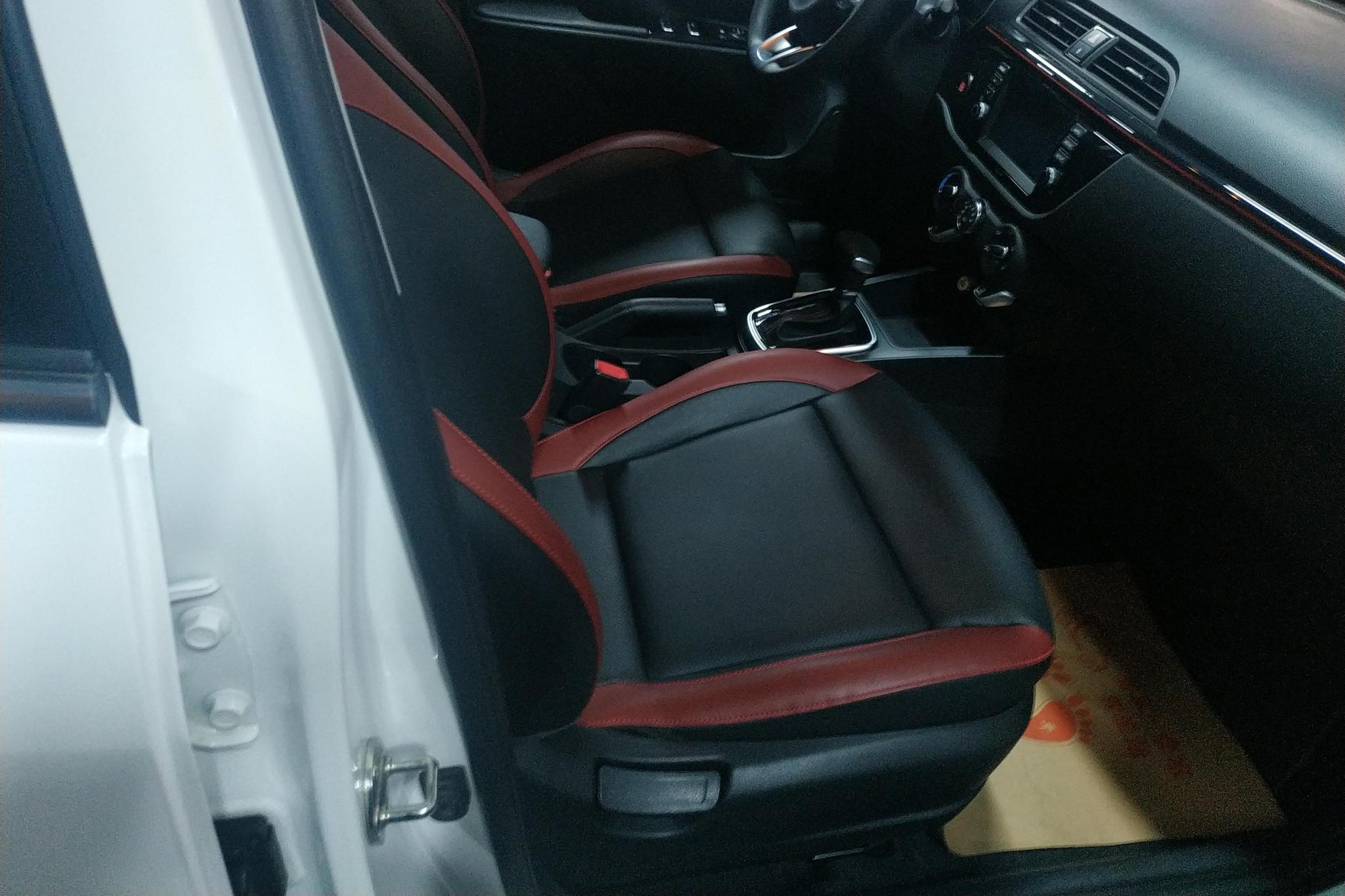 Kia KX CROSS 2017 1.4L AT GLS