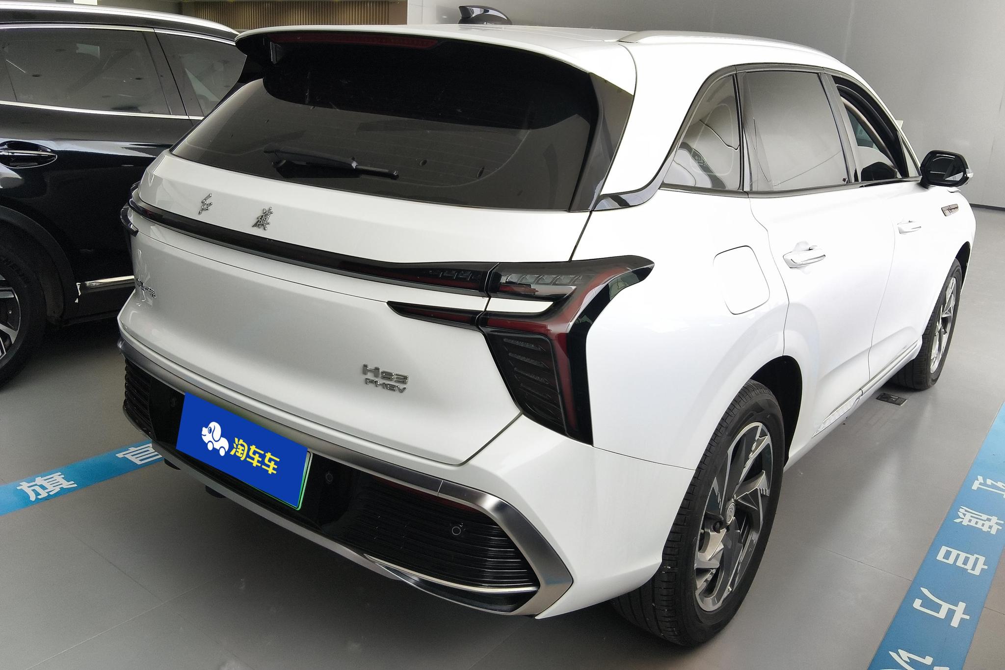 Hongqi HS3 PHEV 2024 115km