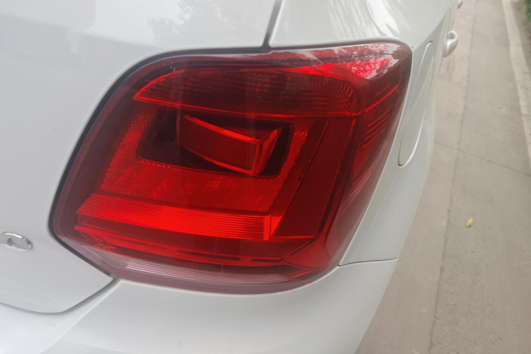 Volkswagen Polo 2014 1.4L MT
