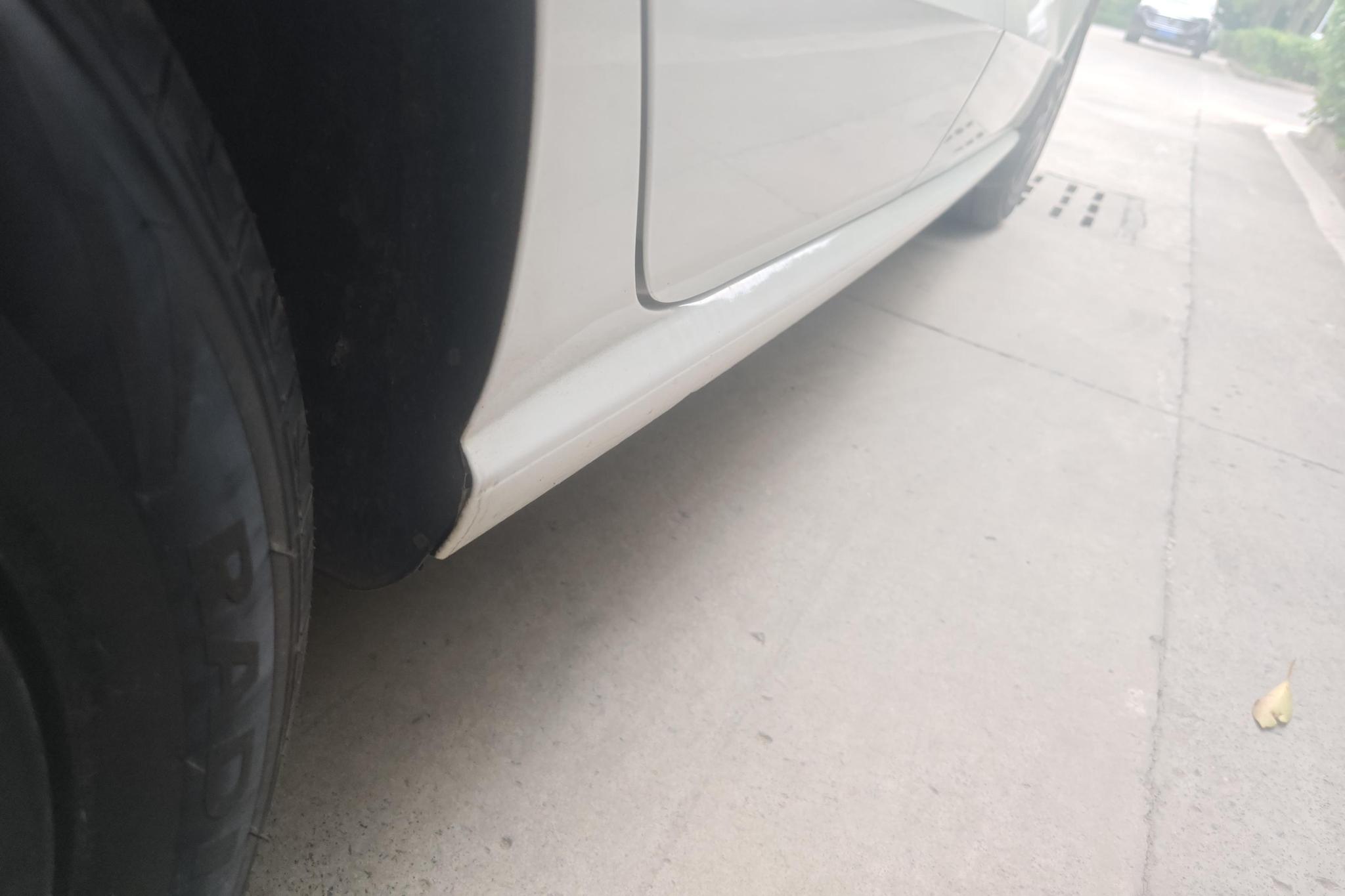 Volkswagen Polo 2014 1.4L MT