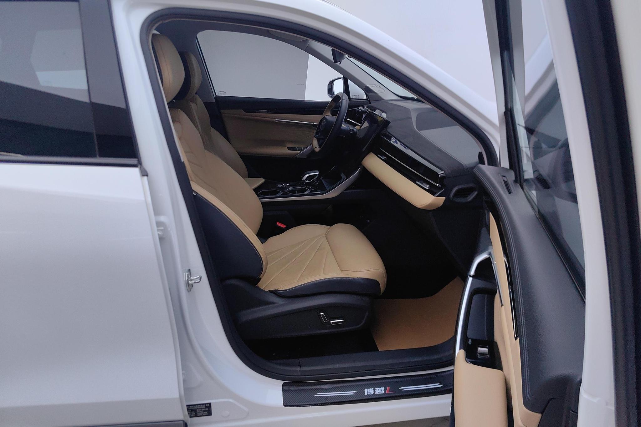 Geely Boyue L L 2023 1.5TD DCT Luxury