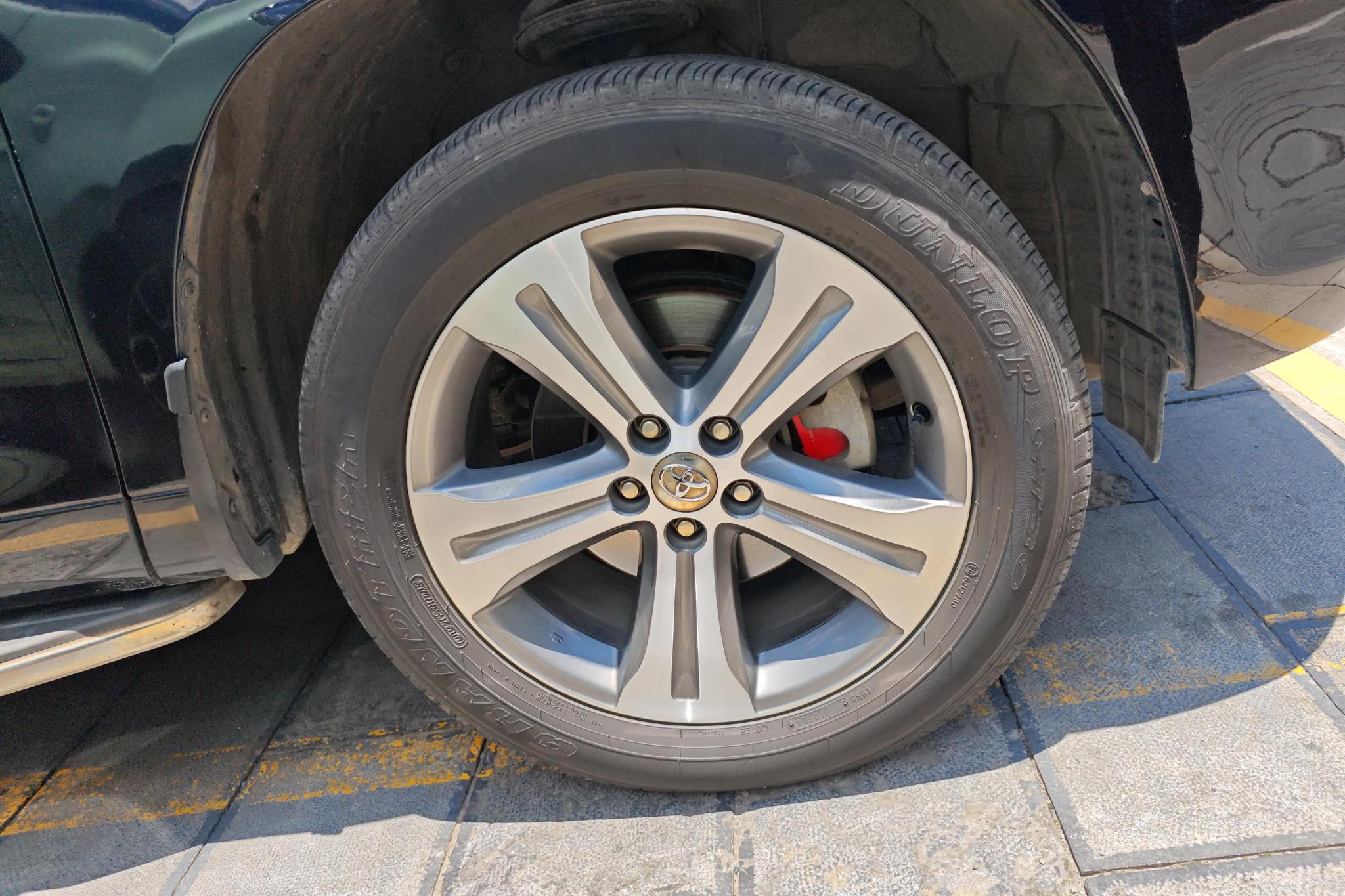 Toyota Highlander 2009 2.7L 5 мест Sport