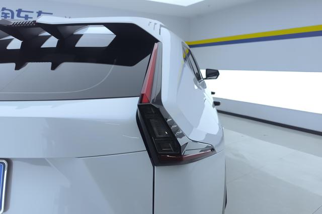 Trumpchi Emkoo 2022 Hybrid 2.0 ATK Pro — фото 8