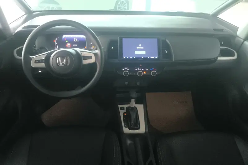 Honda Fit — фото 7