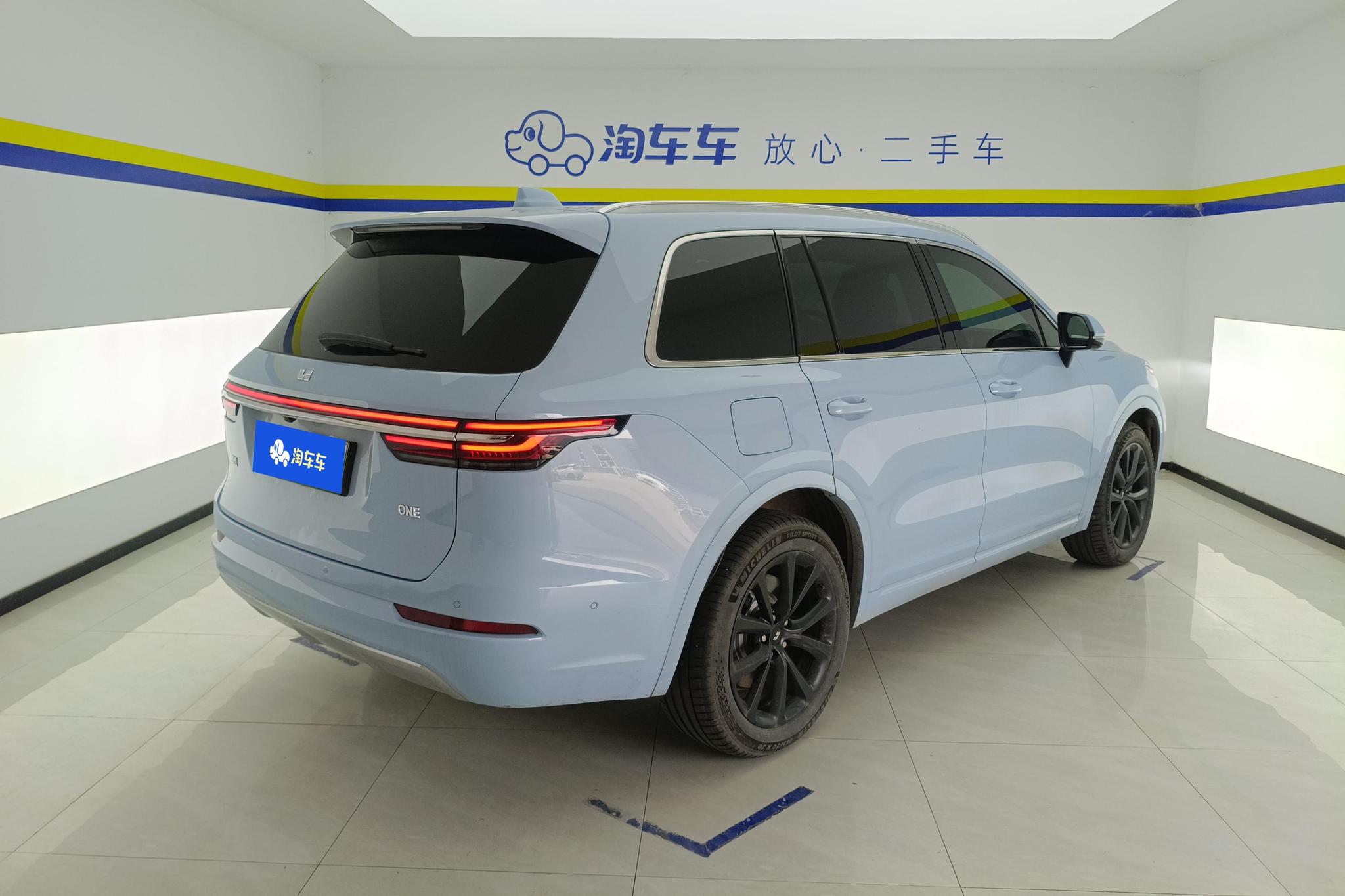 Li Auto ONE 2021 6 мест