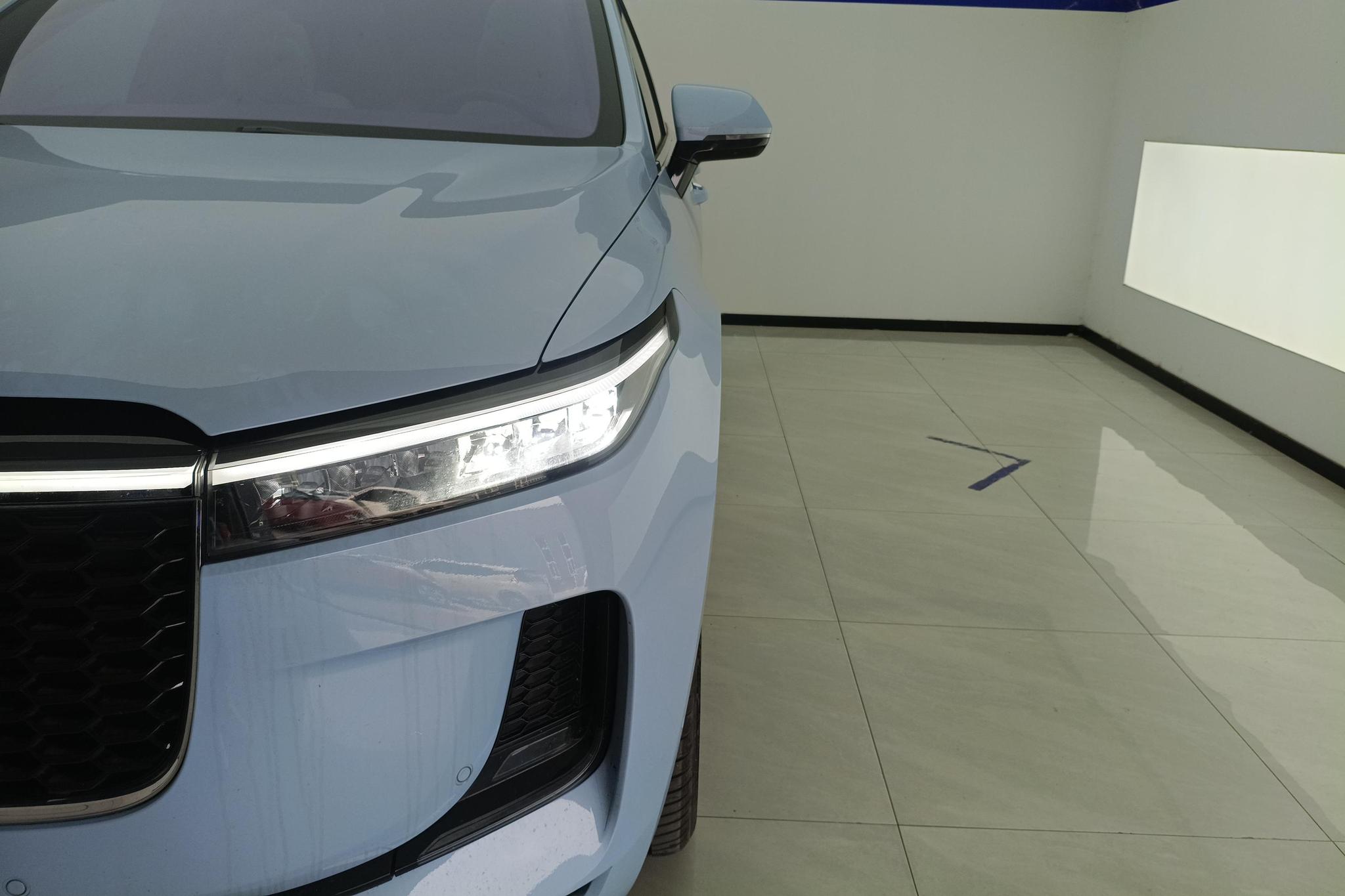 Li Auto ONE 2021 6 мест