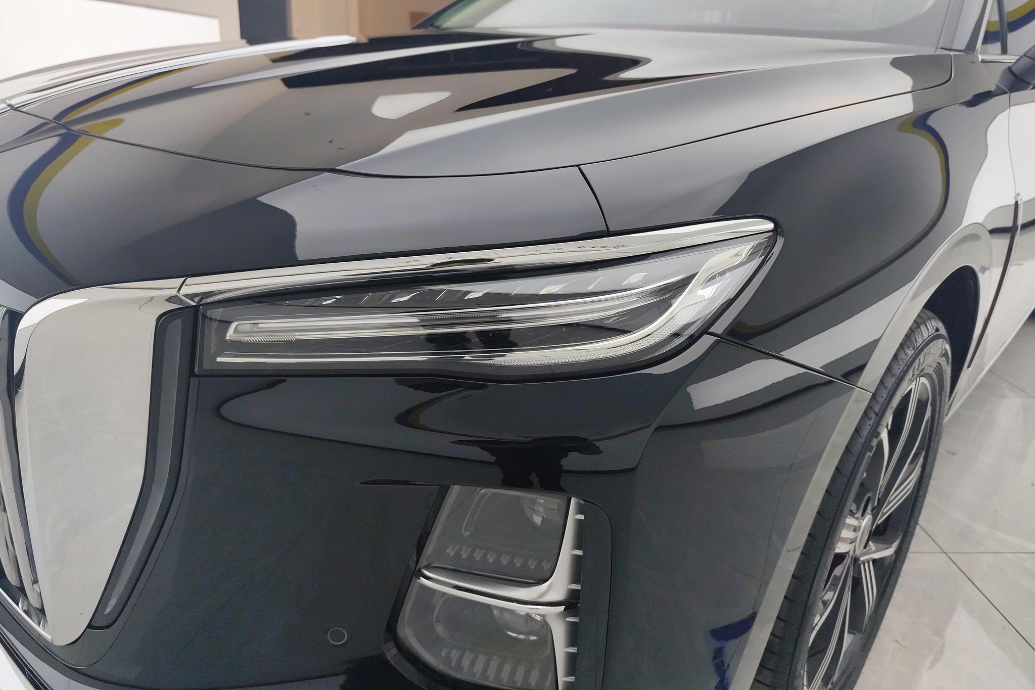 Hongqi H5 PHEV 2025 130