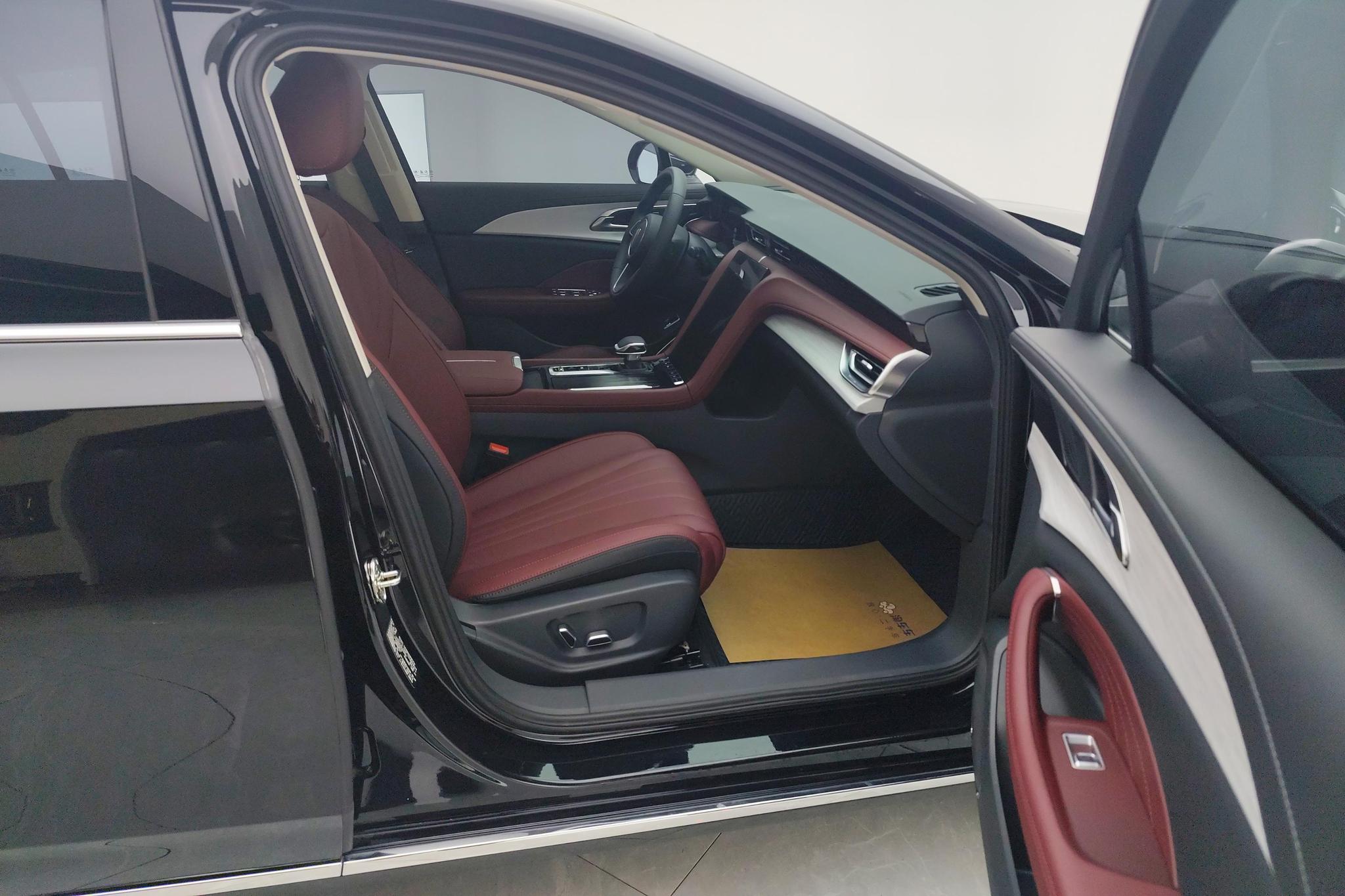 Hongqi H5 PHEV 2025 130