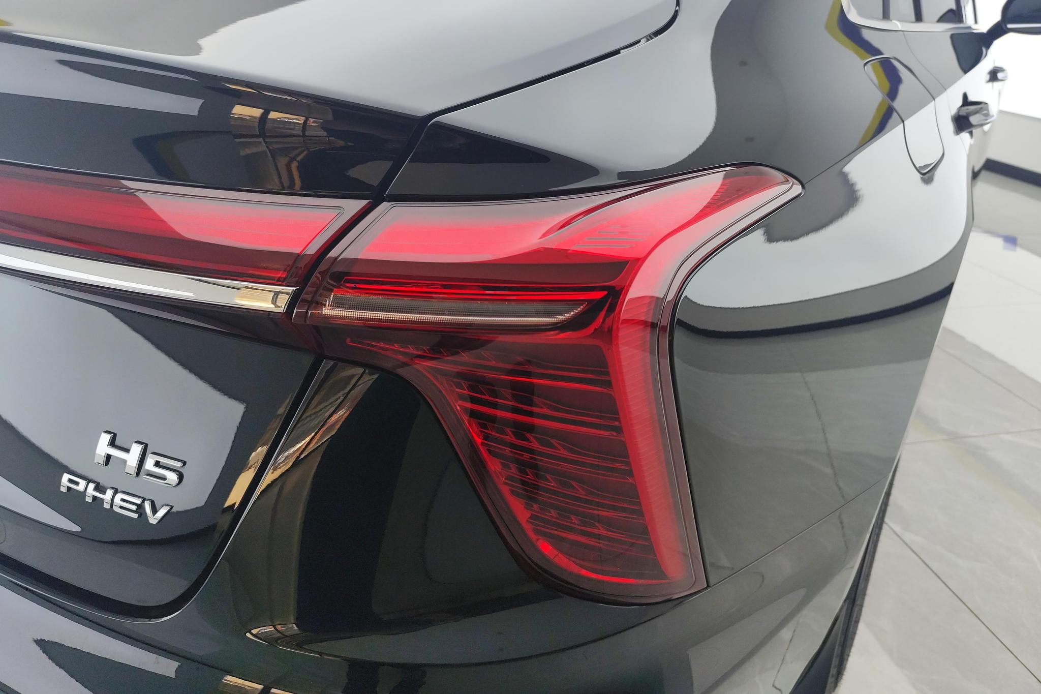 Hongqi H5 PHEV 2025 130