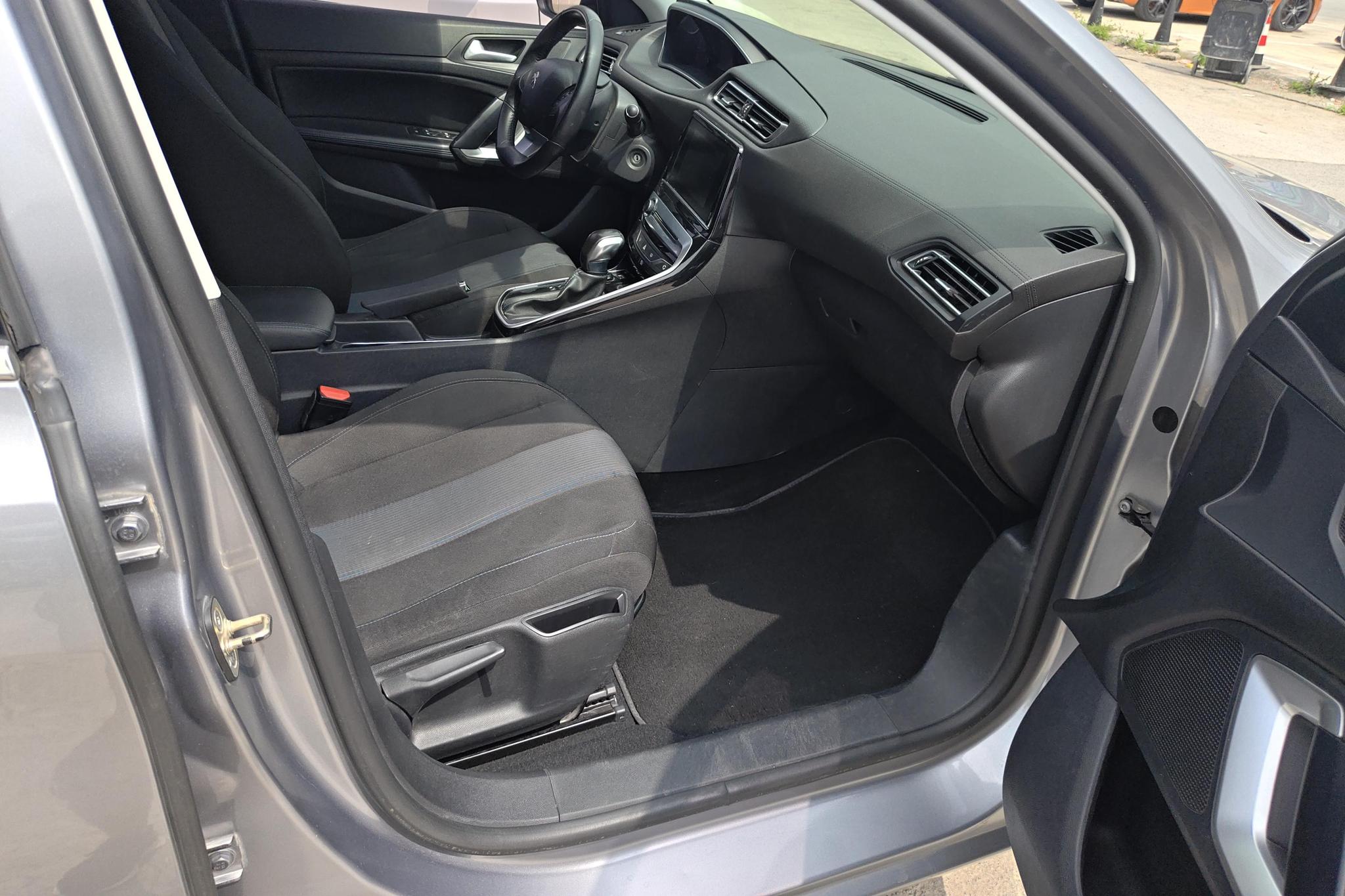 Peugeot 308 2018 1.6L AT Luxury