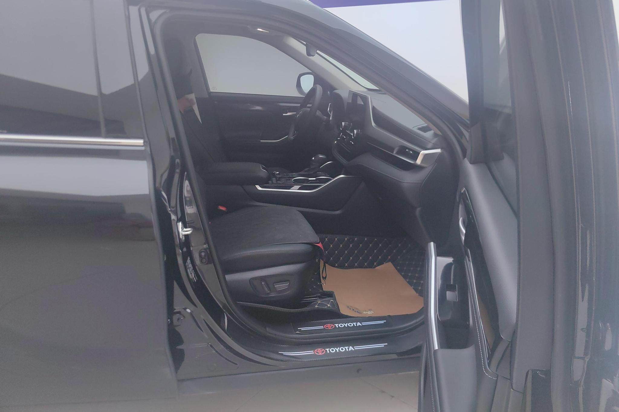 Toyota Highlander 2022 380T Luxury 7 мест