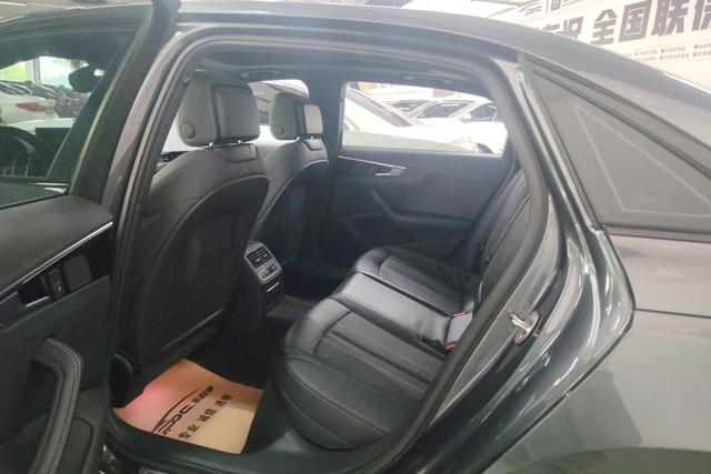Audi A4L id 4321023 из Китая 17