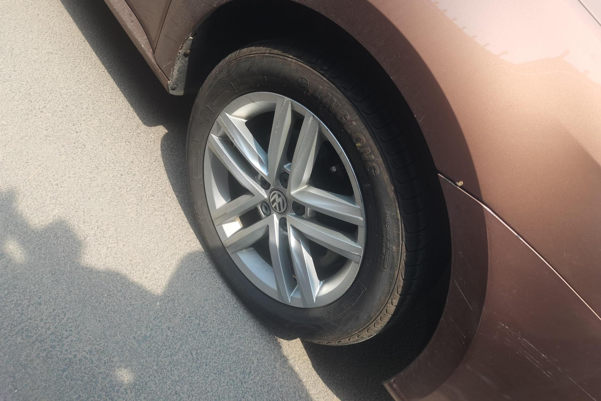 Volkswagen Gran Lavida 2015 1.6L AT Comfort