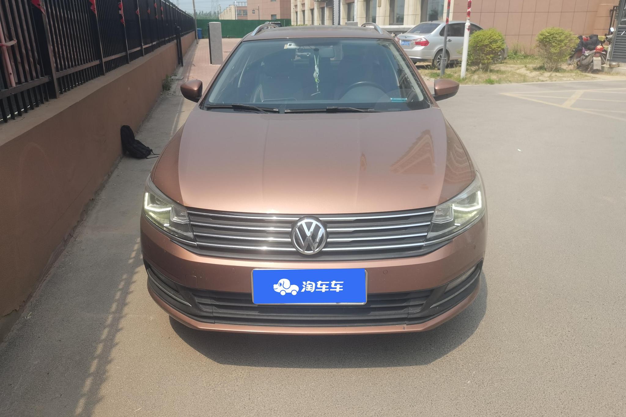 Volkswagen Gran Lavida 2015 1.6L AT Comfort