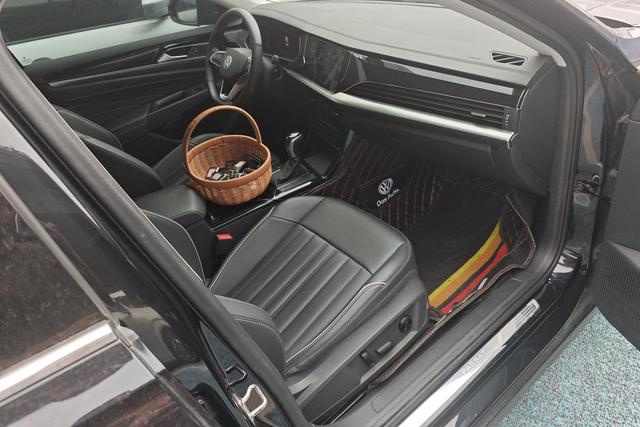 Volkswagen Passat id 4320879 из Китая 7
