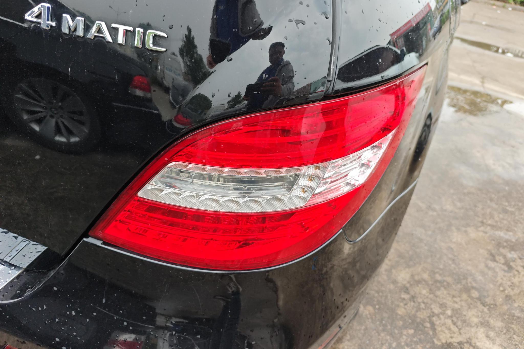 Mercedes-Benz R 2015 R 320 4MATIC Luxury