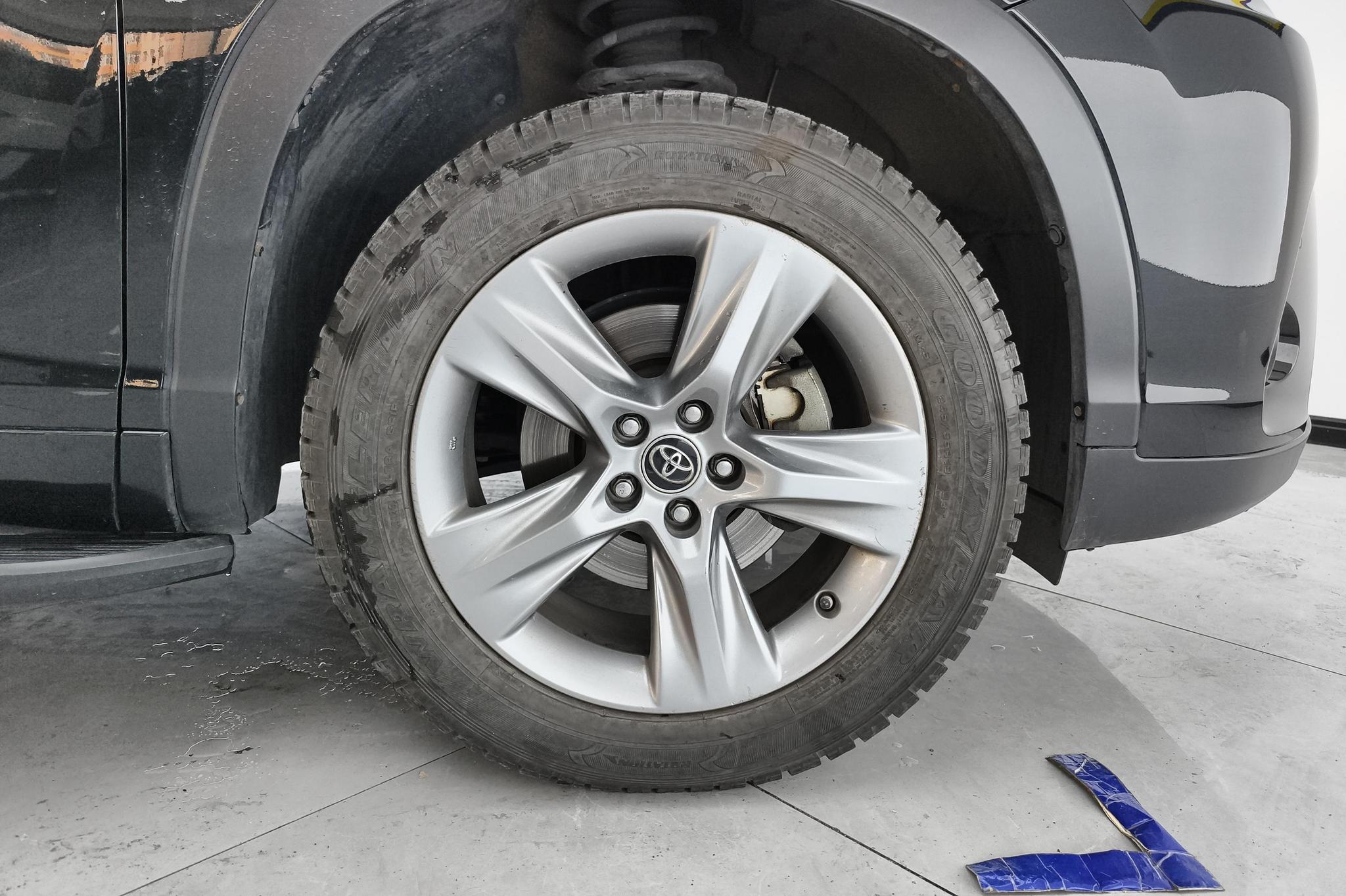 Toyota Highlander 2018 2.0T Luxury 7 мест V