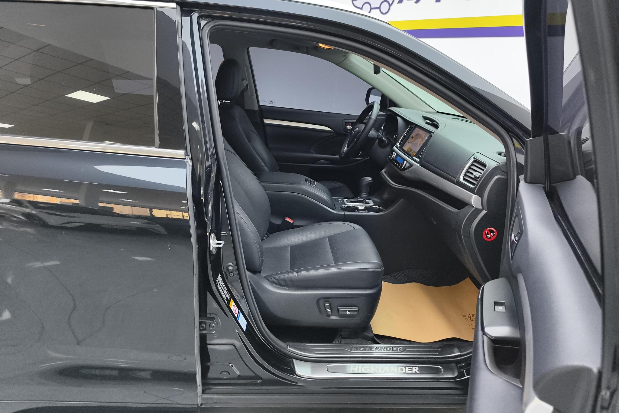 Toyota Highlander 2018 2.0T Luxury 7 мест V
