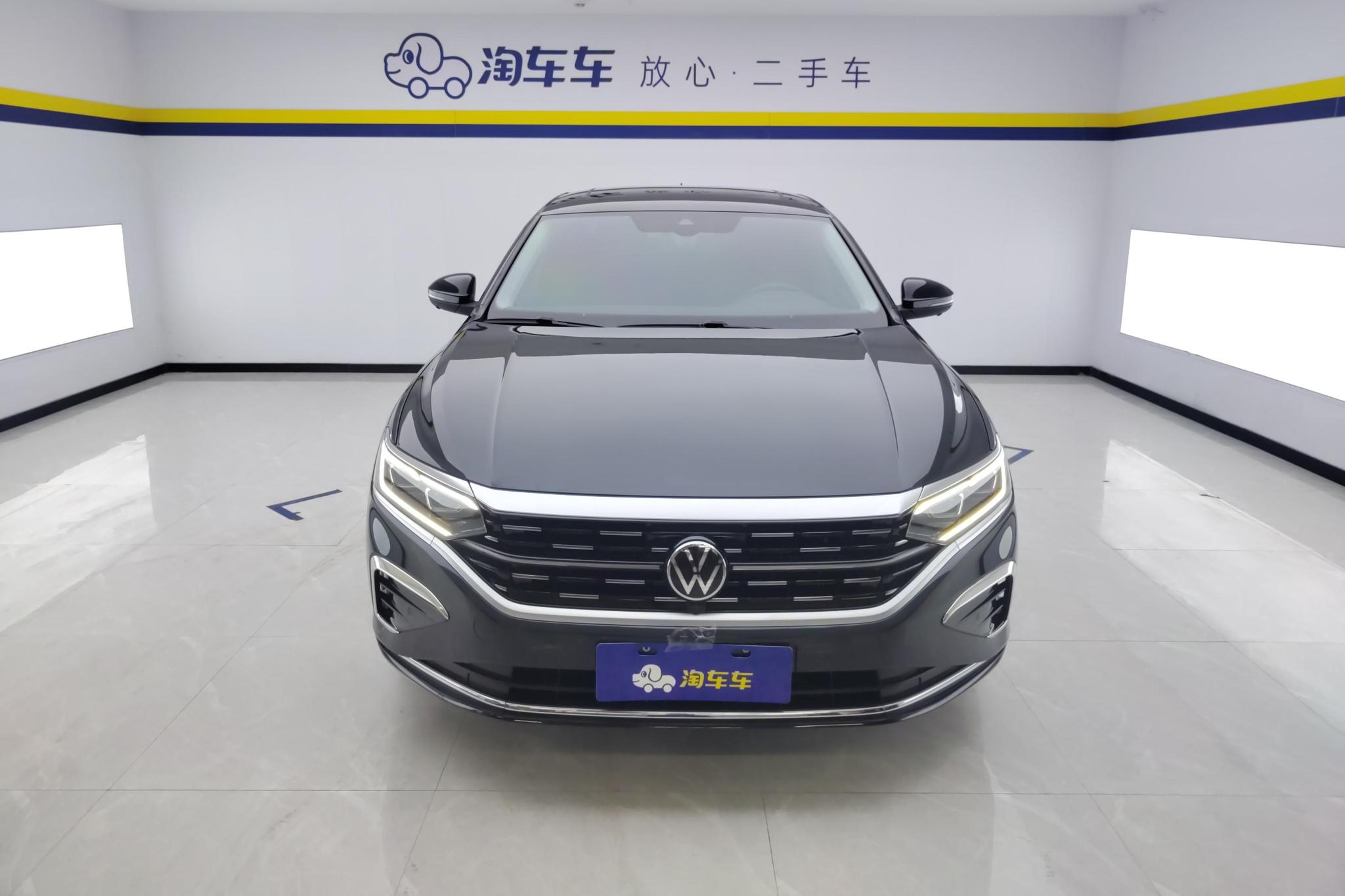Volkswagen Passat 2023 380TSI Luxury