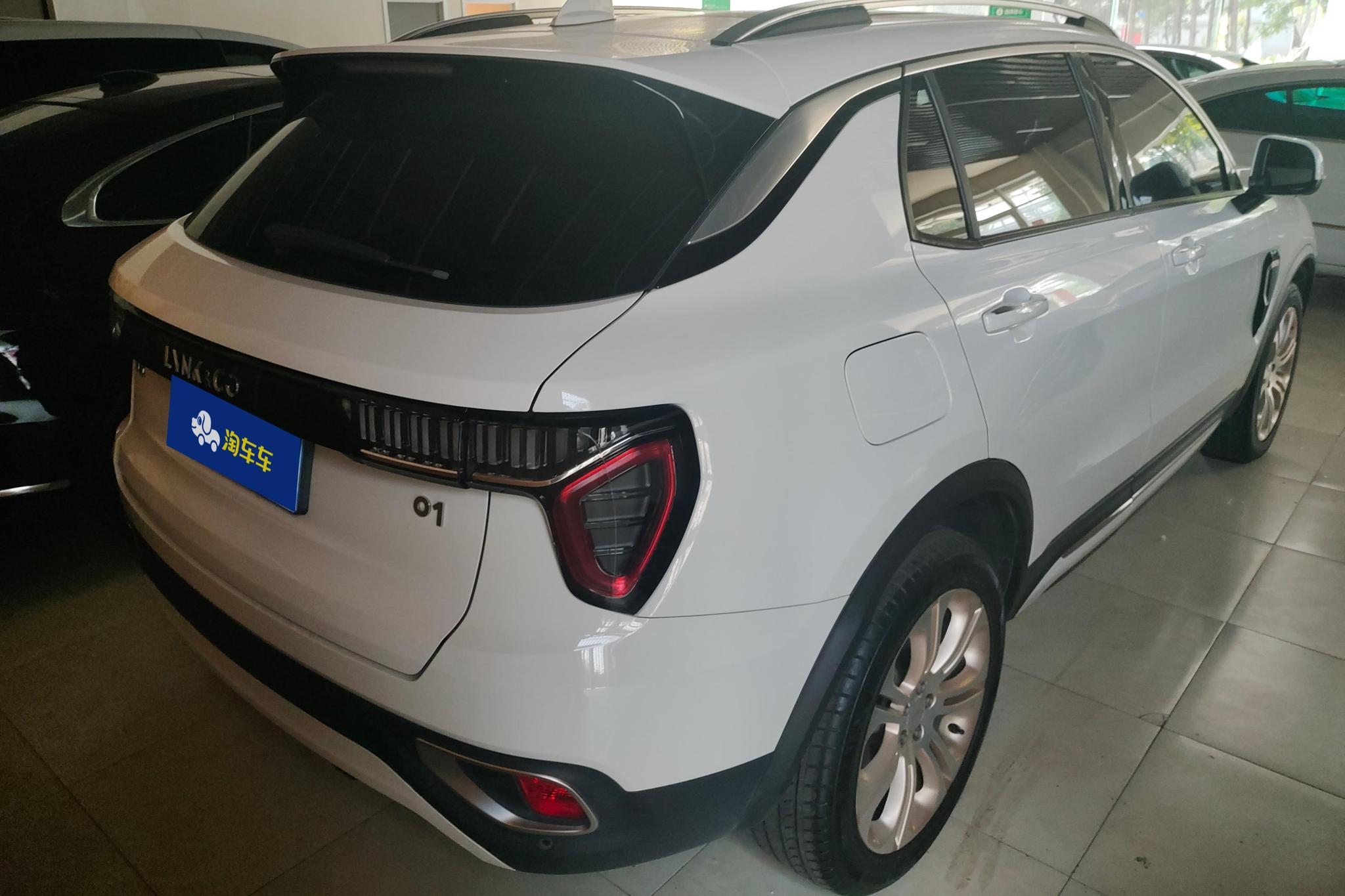 Lynk & Co 01 2017 2.0T Pro