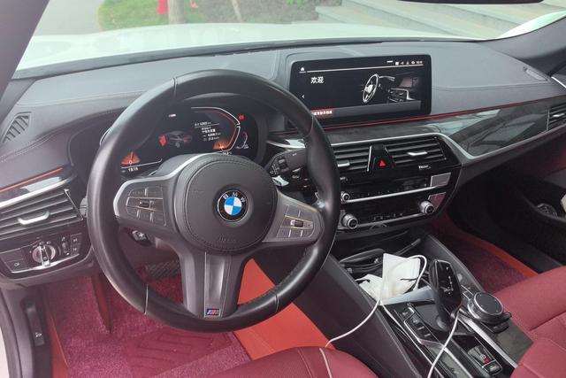 BMW 5 series 2024 Белый из Китая, фото 2