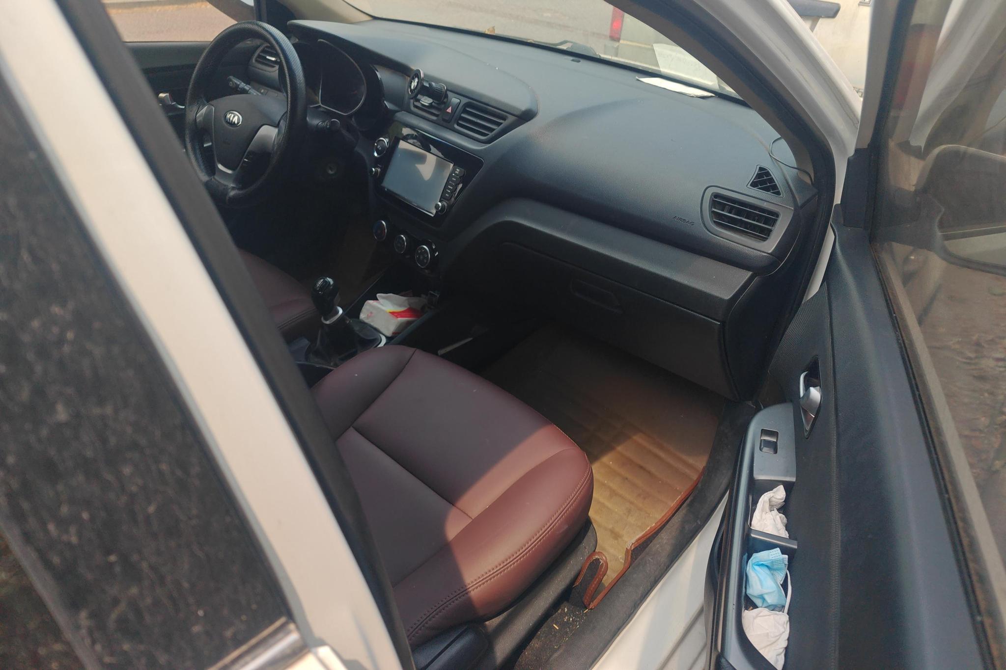Kia K2 2015 1.4L MT GLS