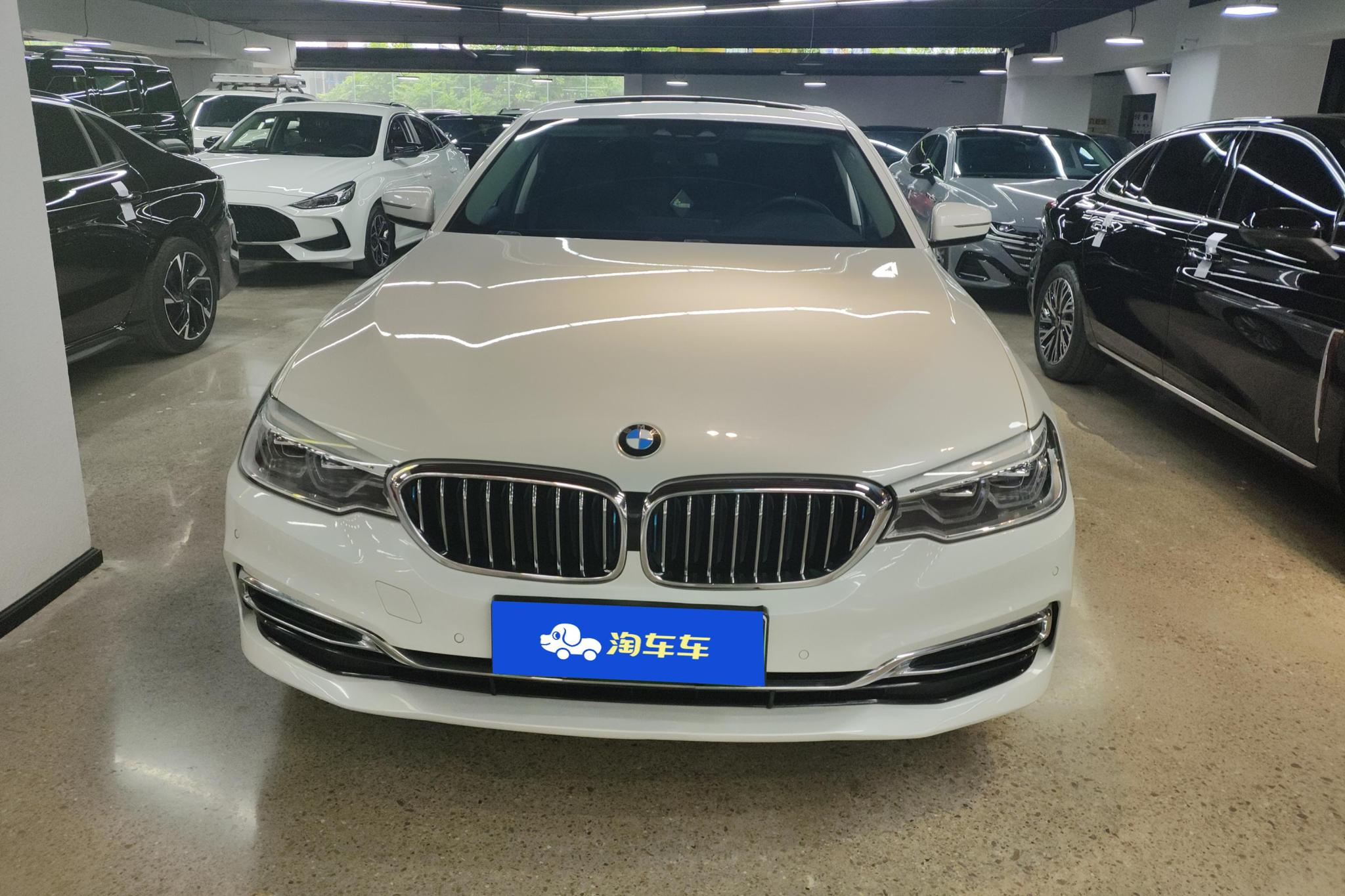 BMW 5 серииPHEV 5 PHEV 2019 530Le Luxury