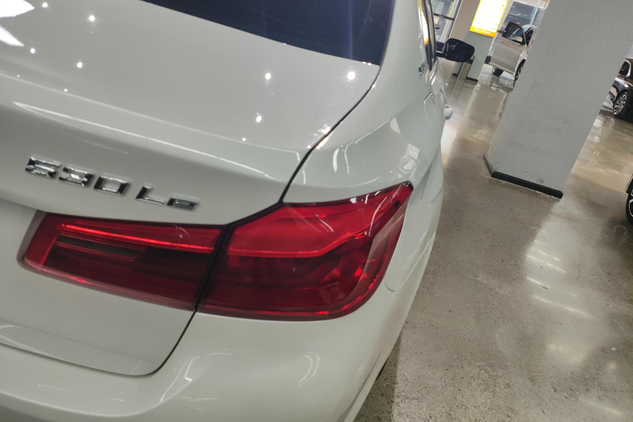 BMW 5 серииPHEV 5 PHEV 2019 530Le Luxury