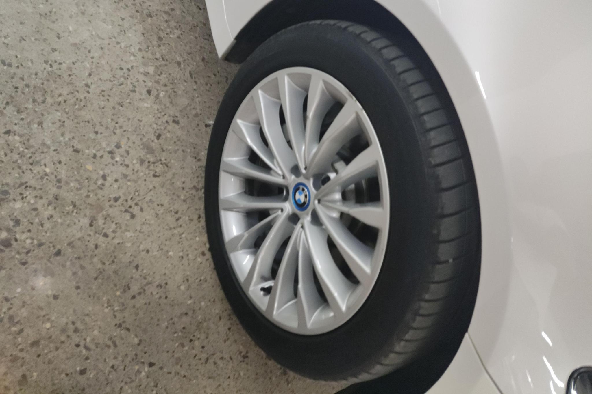 BMW 5 серииPHEV 5 PHEV 2019 530Le Luxury