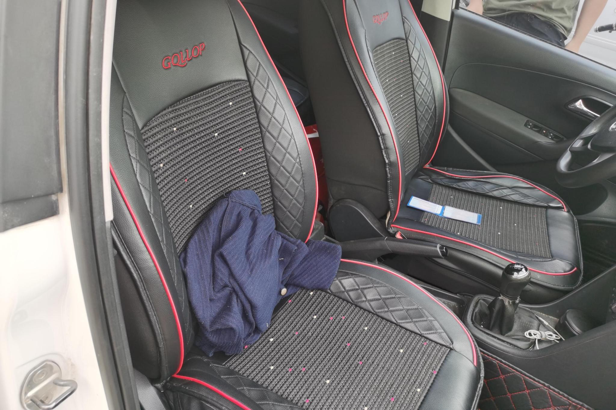 Volkswagen Polo 2014 1.4L MT Comfort