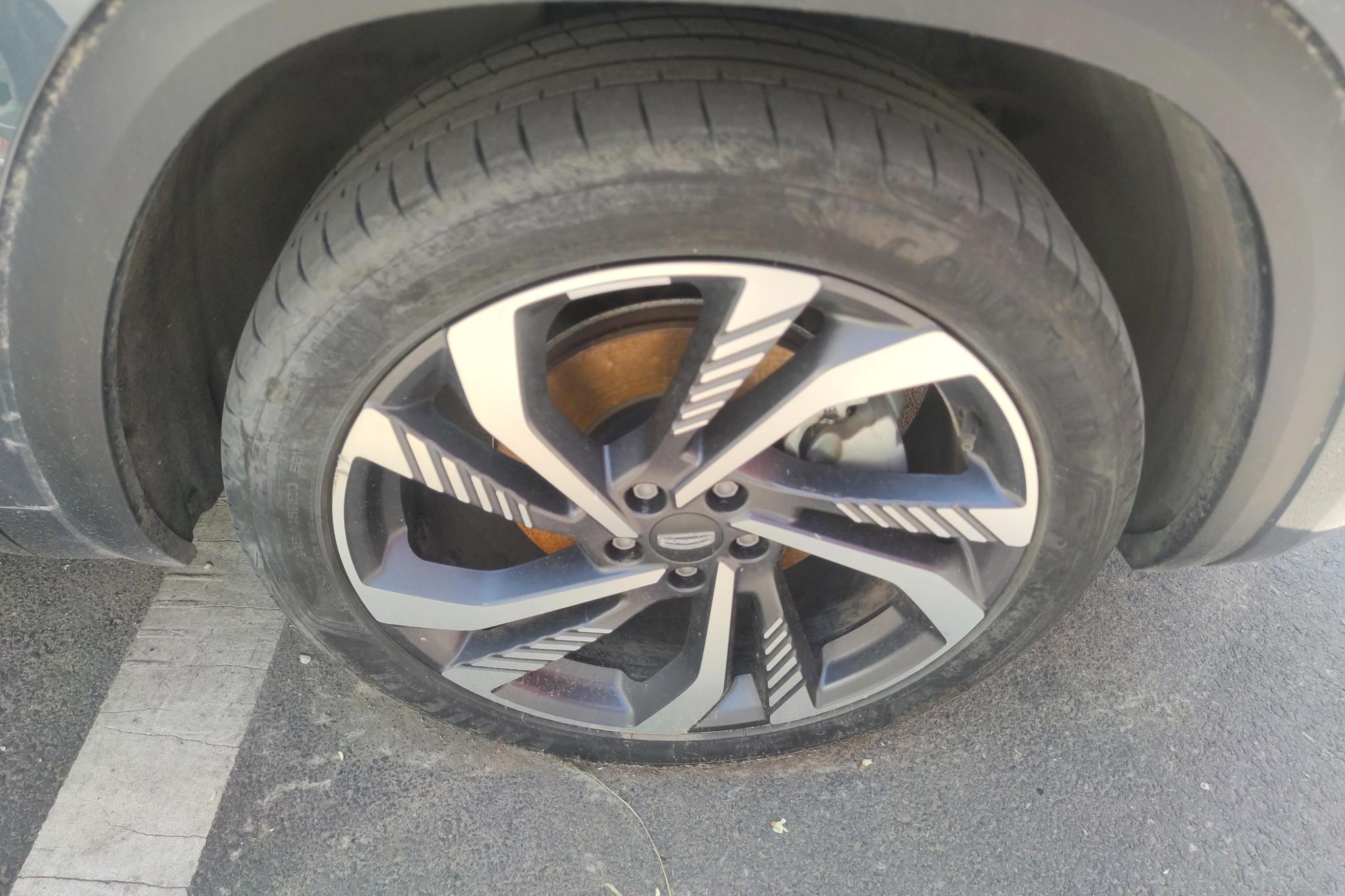 Geely Monjaro L 2024 2.0TD AT