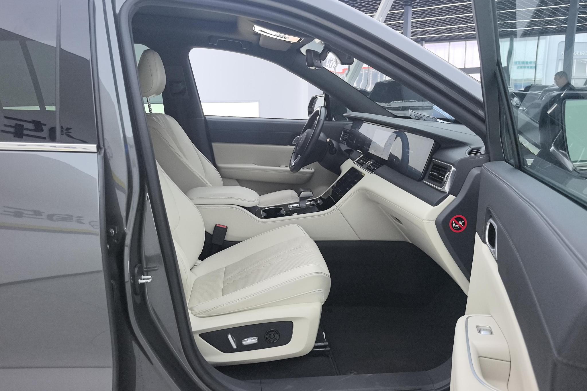 Li Auto ONE 2020 6 мест